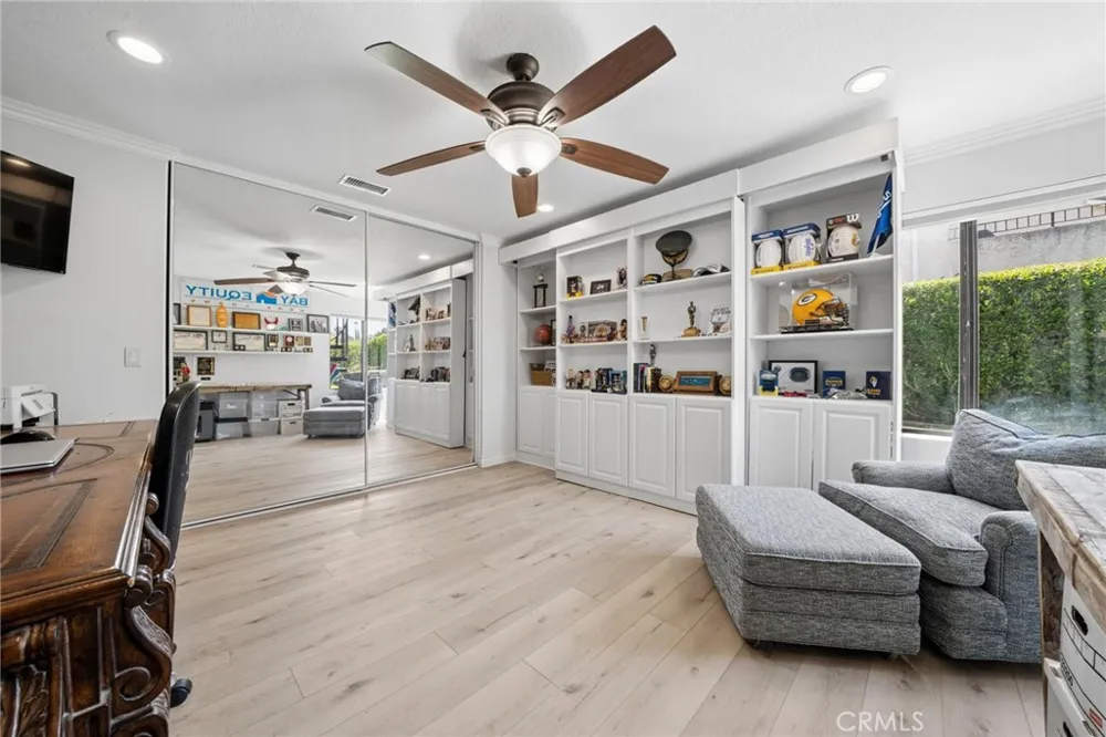 24238 Cary Court Newhall, CA 91321