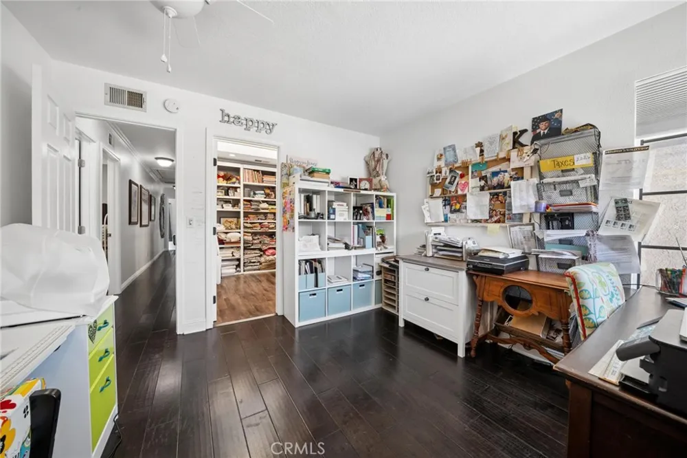 24238 Cary Court Newhall, CA 91321