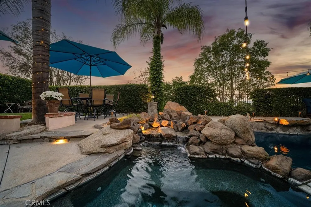24238 Cary Court Newhall, CA 91321
