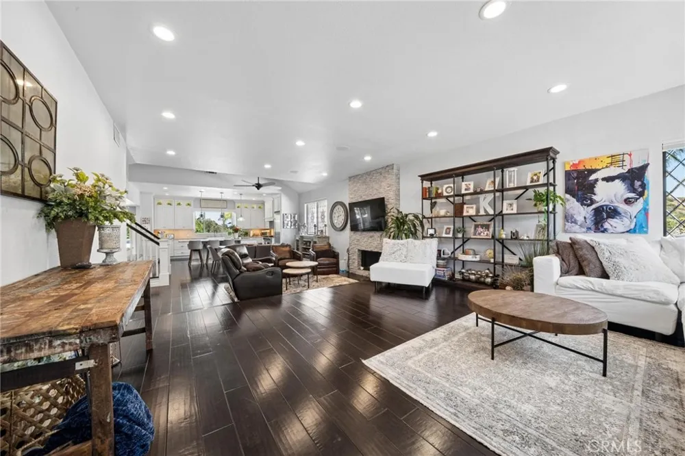 24238 Cary Court Newhall, CA 91321