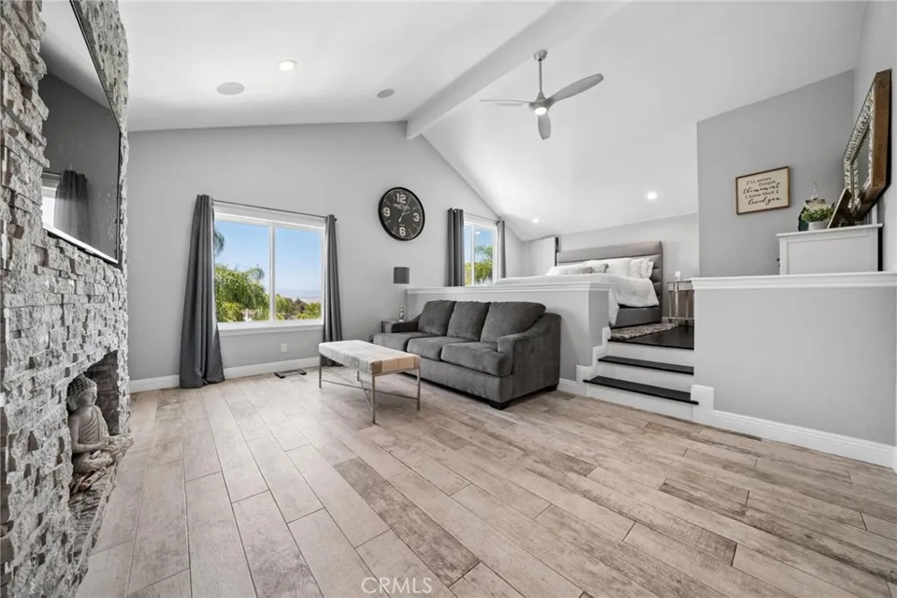24238 Cary Court Newhall, CA 91321