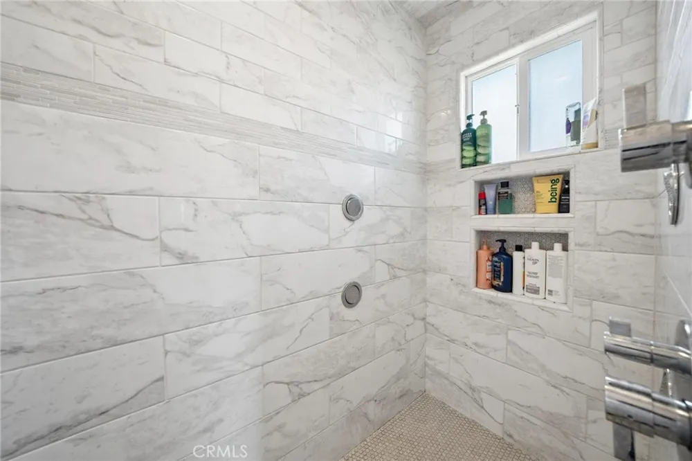 24238 Cary Court Newhall, CA 91321