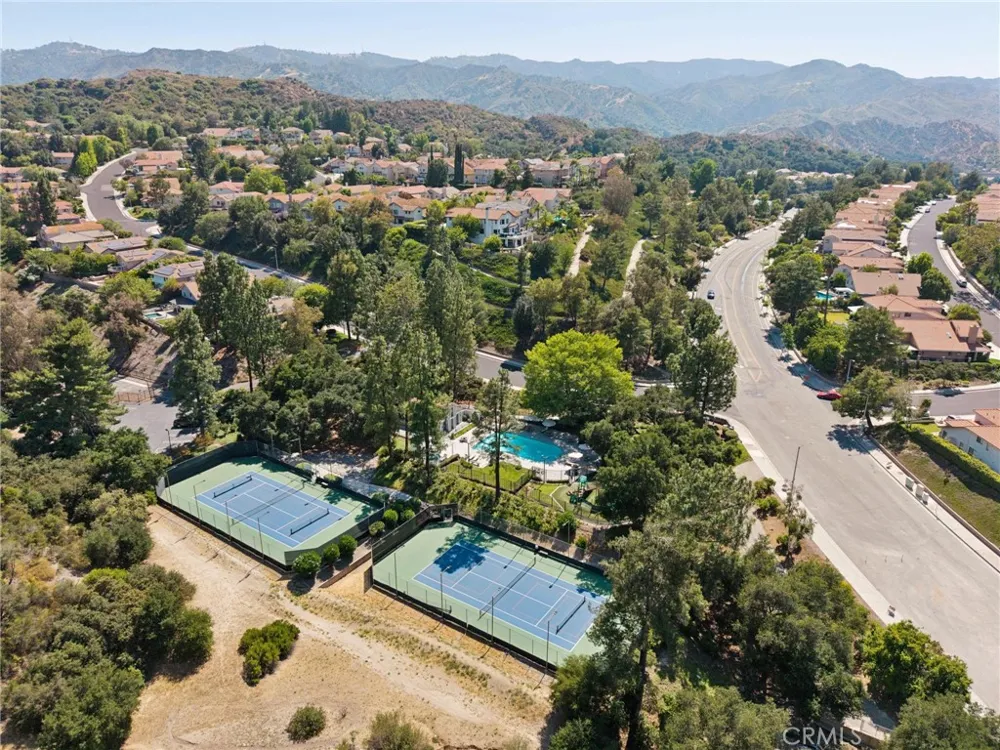 24238 Cary Court Newhall, CA 91321
