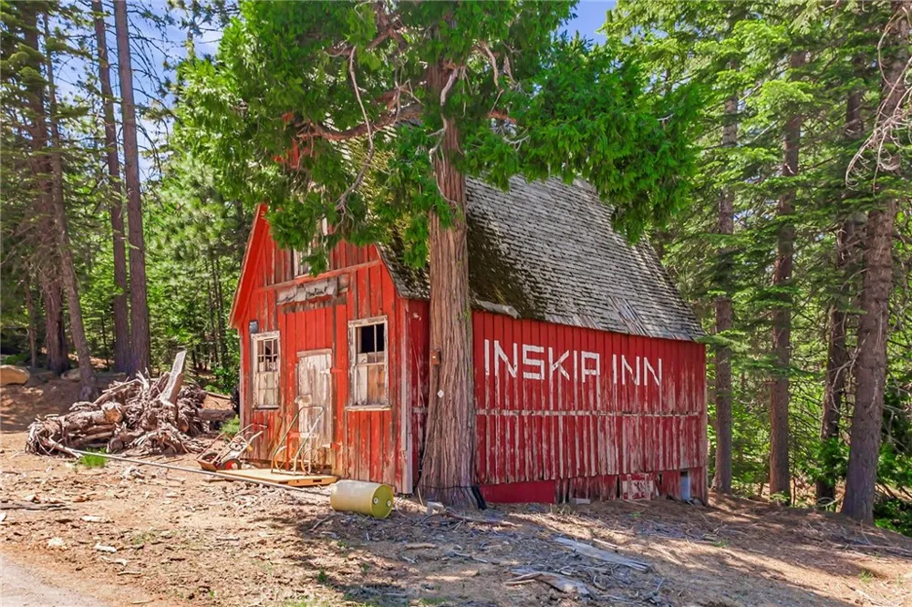 18727 Skyway Stirling City, CA 95978