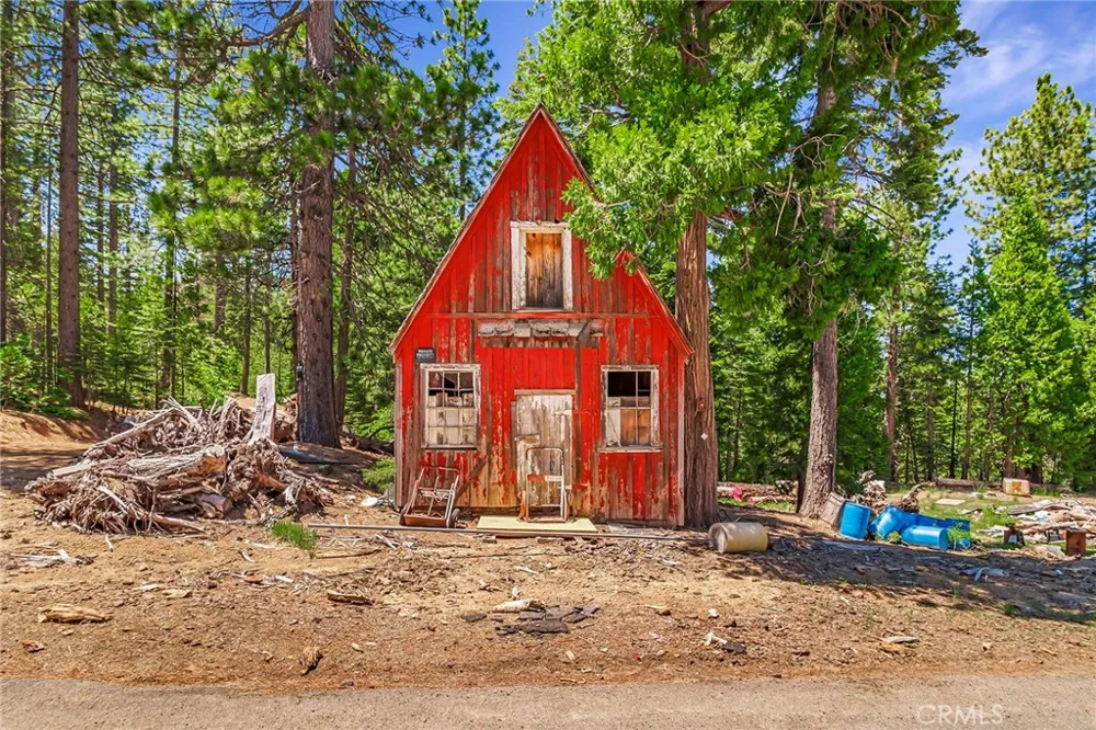 18727 Skyway Stirling City, CA 95978