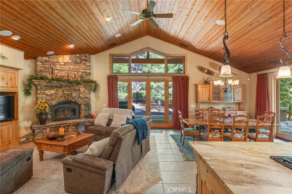 95 Manor Dr Lake Almanor, CA 96137