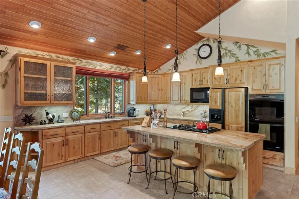 95 Manor Dr Lake Almanor, CA 96137