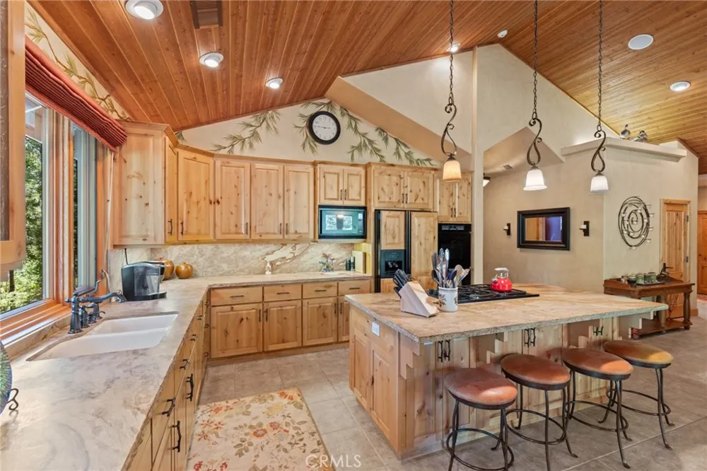 95 Manor Dr Lake Almanor, CA 96137