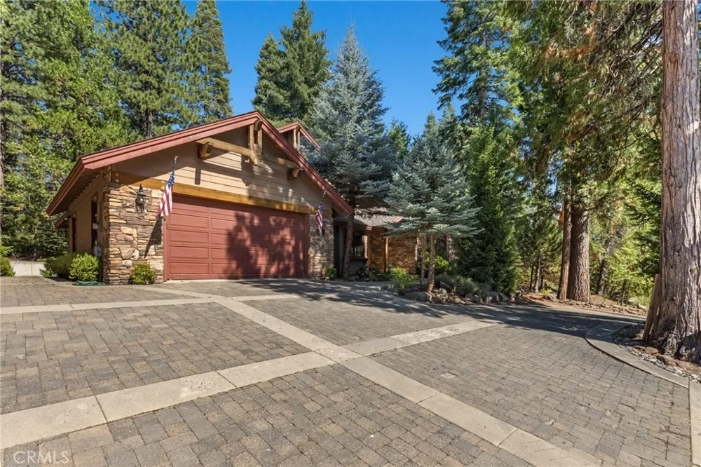 95 Manor Dr Lake Almanor, CA 96137