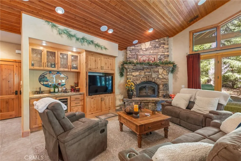 95 Manor Dr Lake Almanor, CA 96137