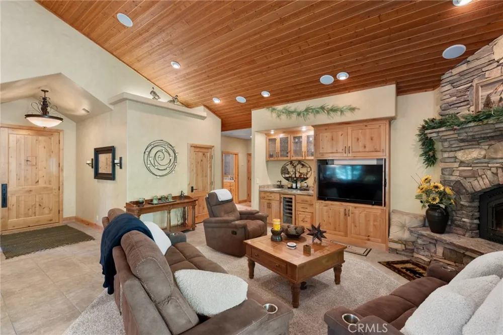 95 Manor Dr Lake Almanor, CA 96137