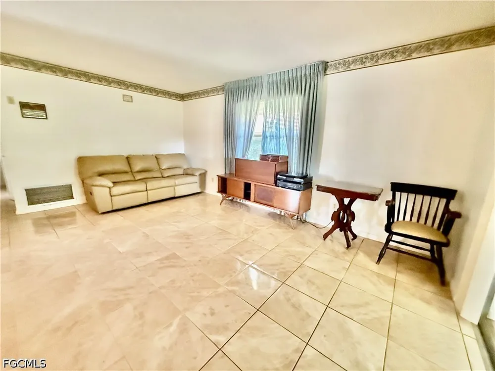 Oaklawn Court Lehigh Acres, FL 33936