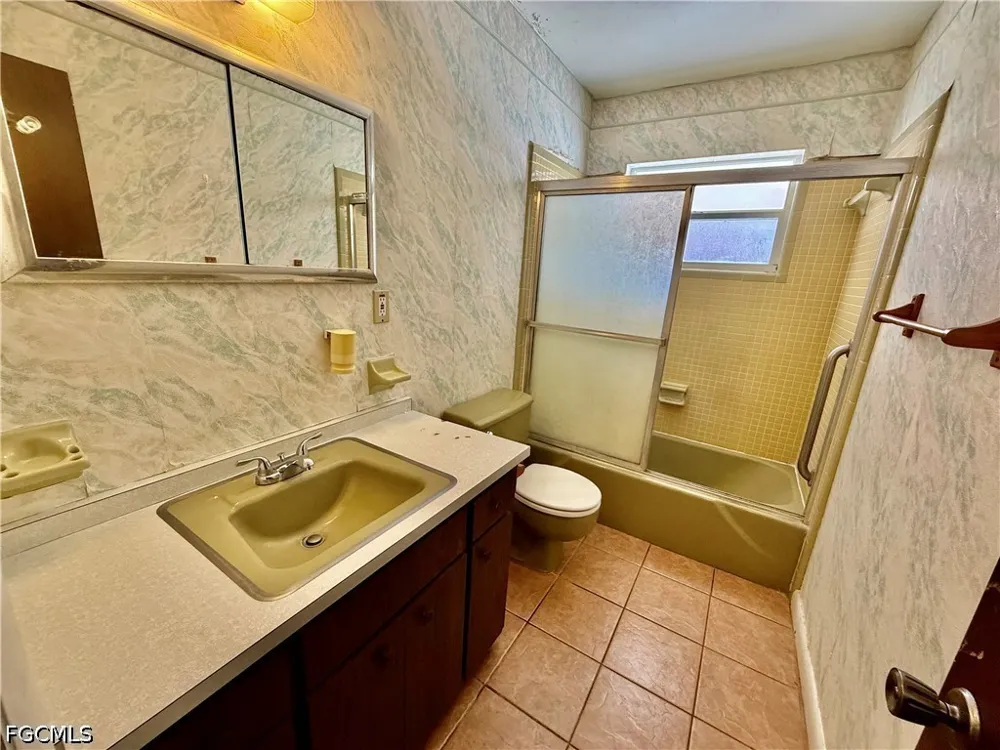 Oaklawn Court Lehigh Acres, FL 33936