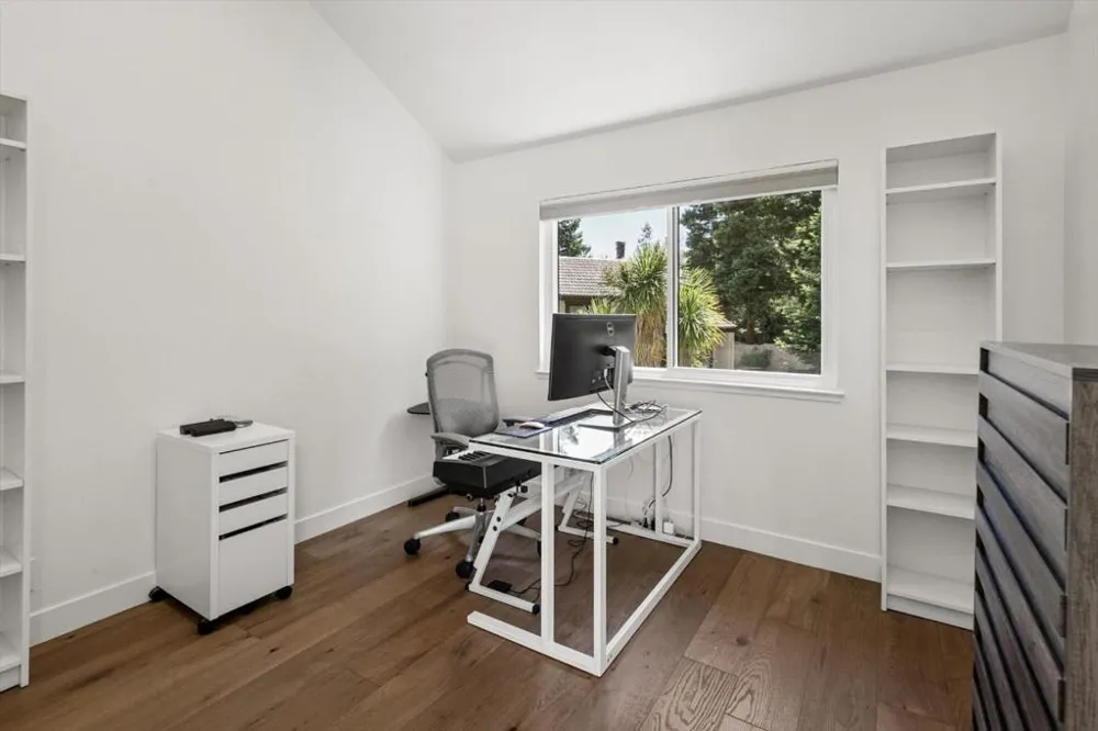 1525 Tyler Park Way Mountain View, CA 94040