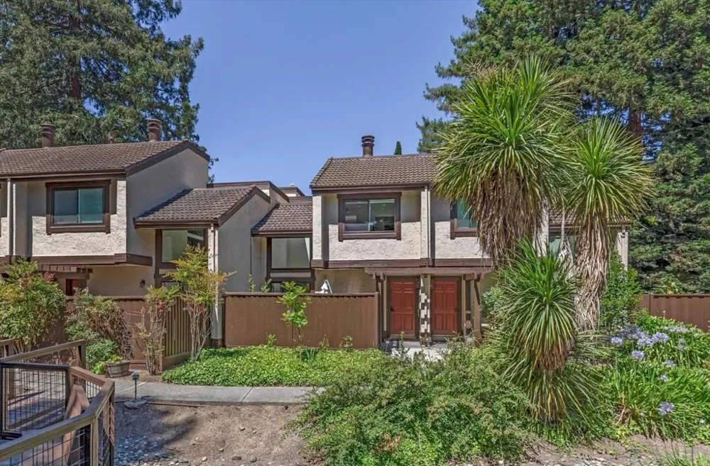 1525 Tyler Park Way Mountain View, CA 94040