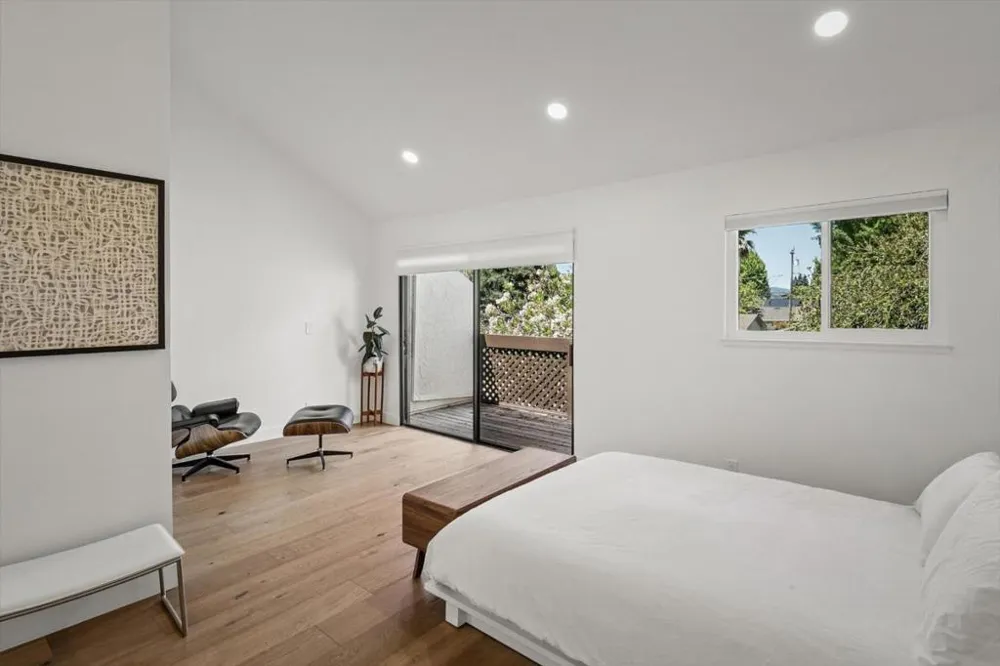 1525 Tyler Park Way Mountain View, CA 94040