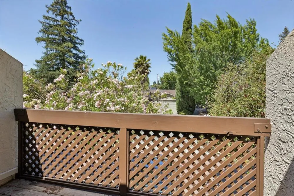 1525 Tyler Park Way Mountain View, CA 94040
