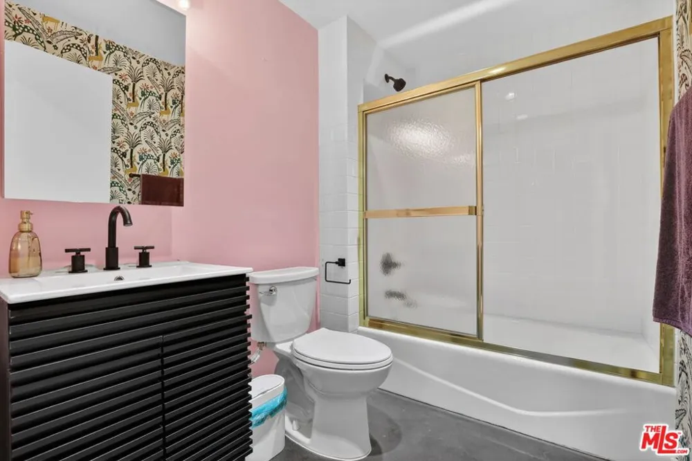 21549 Summit Trail Topanga, CA 90290