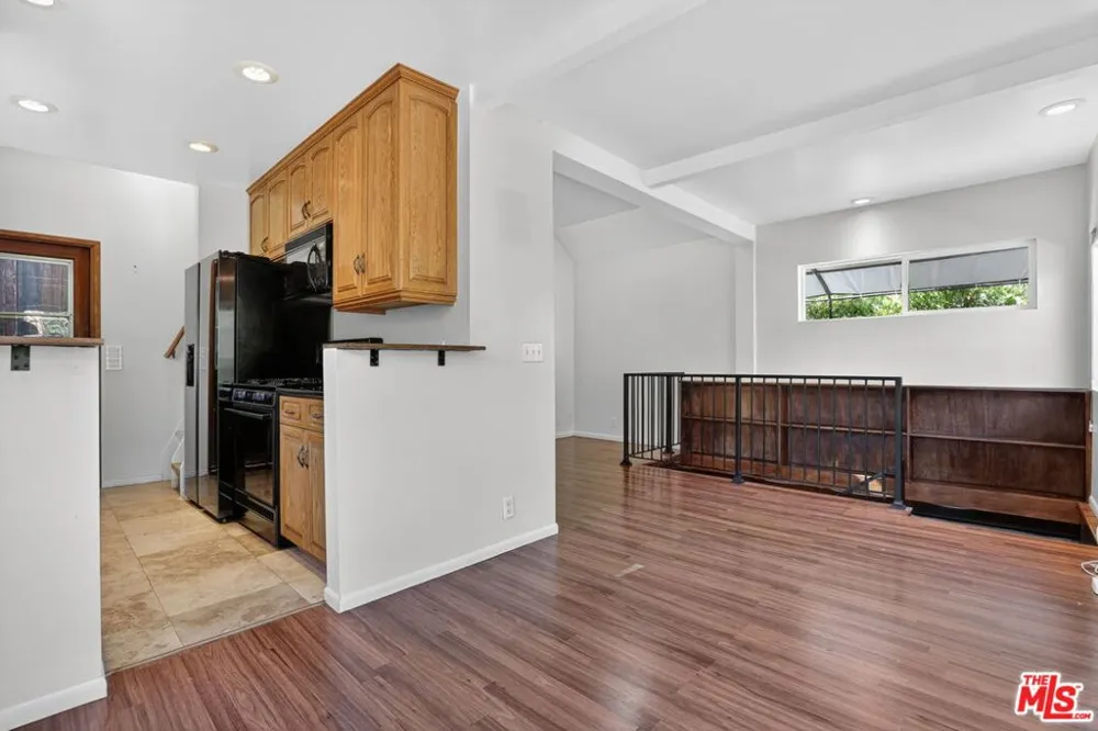 21549 Summit Trail Topanga, CA 90290