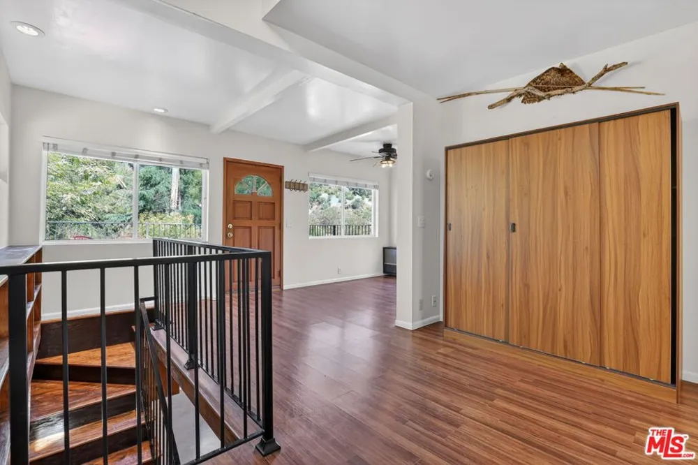 21549 Summit Trail Topanga, CA 90290