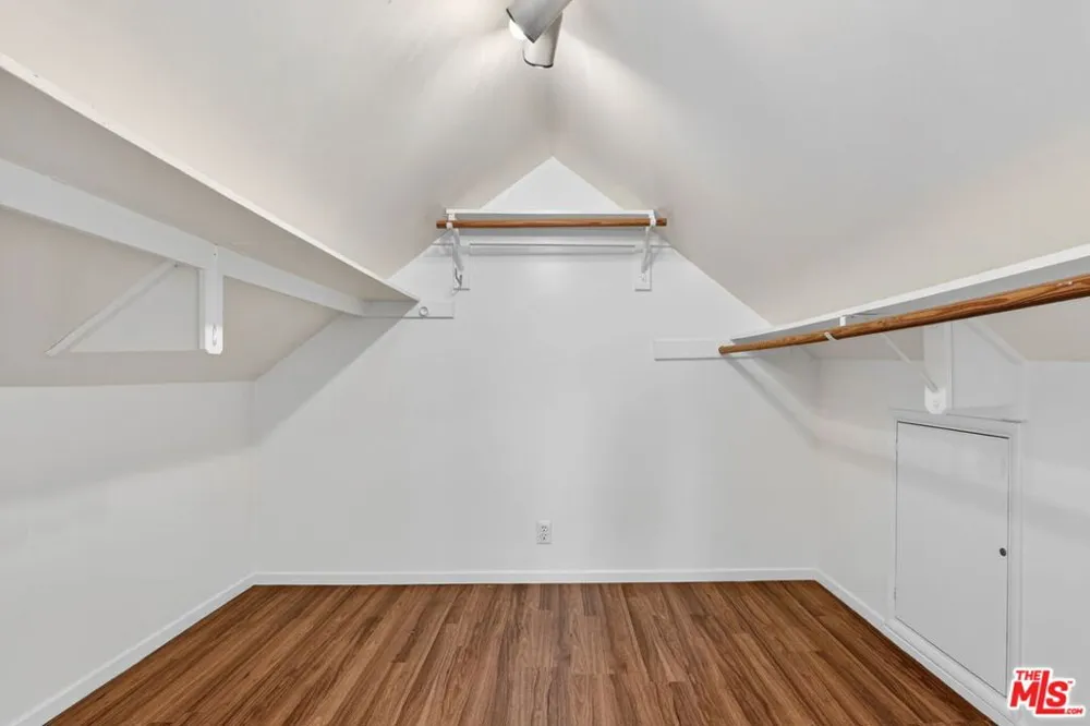 21549 Summit Trail Topanga, CA 90290