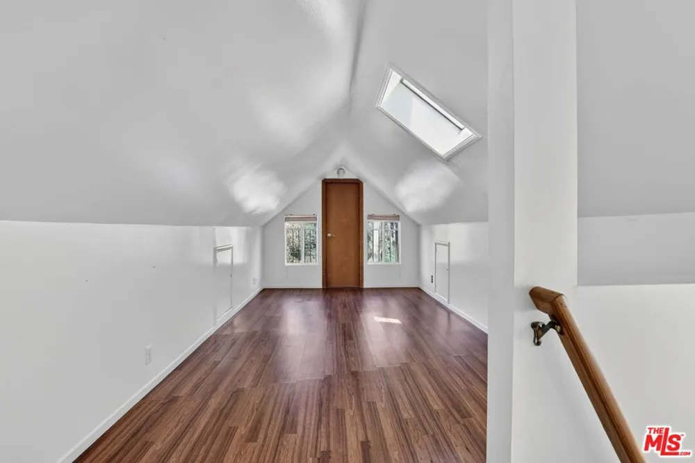 21549 Summit Trail Topanga, CA 90290
