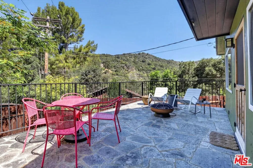 21549 Summit Trail Topanga, CA 90290