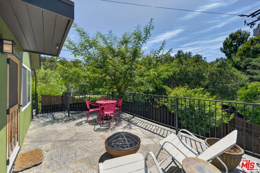 21549 Summit Trail Topanga, CA 90290