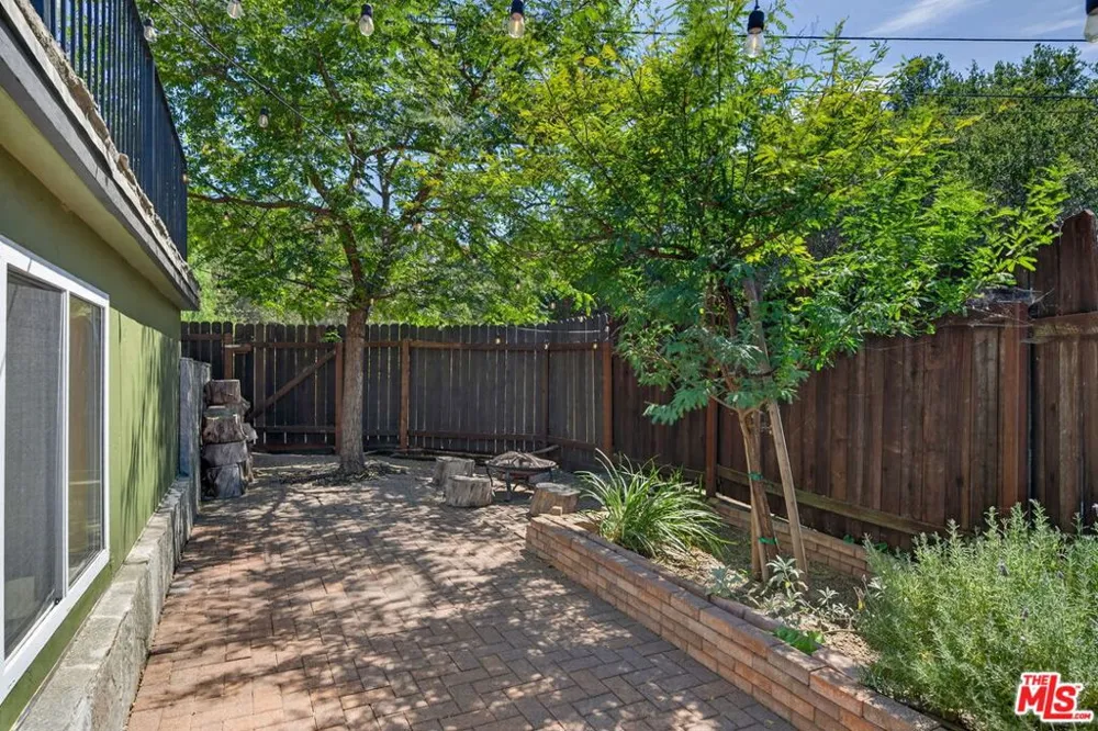 21549 Summit Trail Topanga, CA 90290