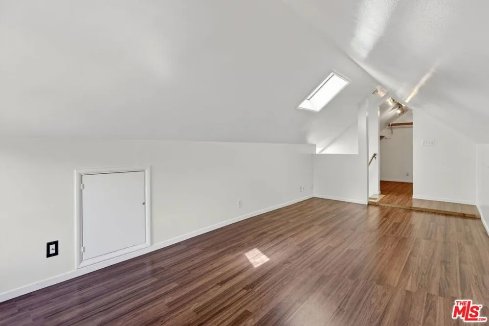 21549 Summit Trail Topanga, CA 90290