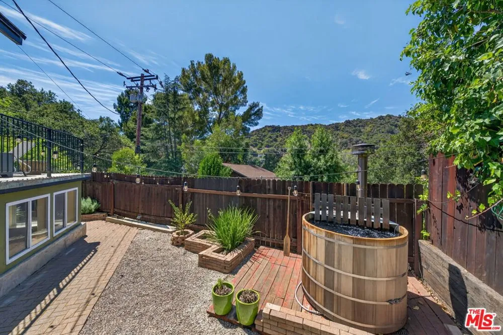 21549 Summit Trail Topanga, CA 90290