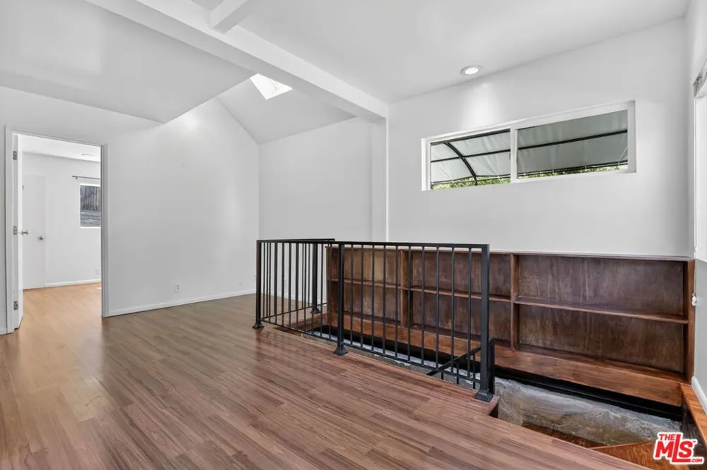 21549 Summit Trail Topanga, CA 90290