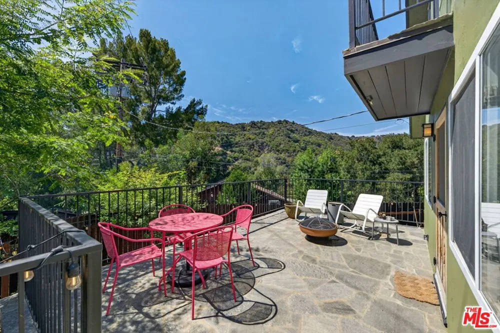 21549 Summit Trail Topanga, CA 90290