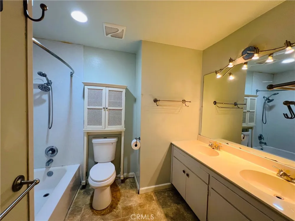 13666 Red Hill #63 Tustin, CA 92780