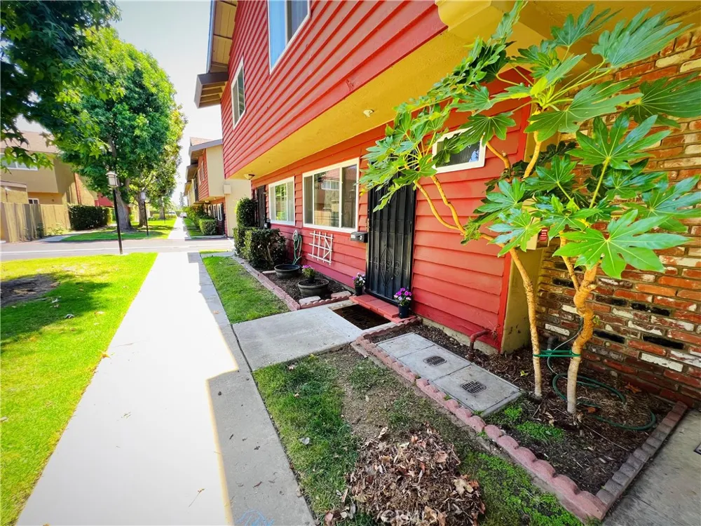 13666 Red Hill #63 Tustin, CA 92780