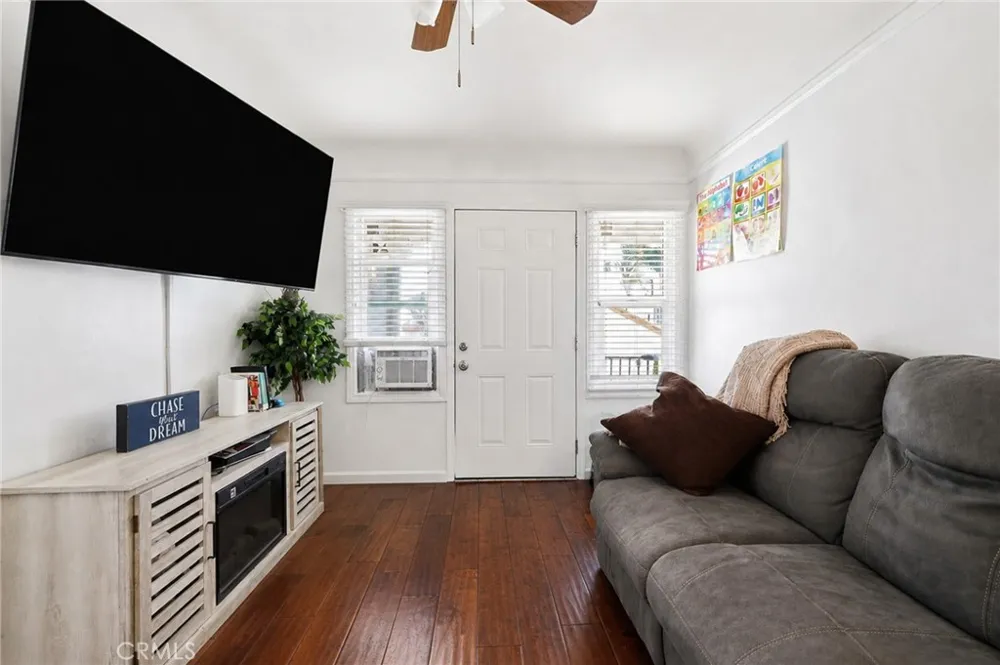 549 W 12th Street San Pedro, CA 90731