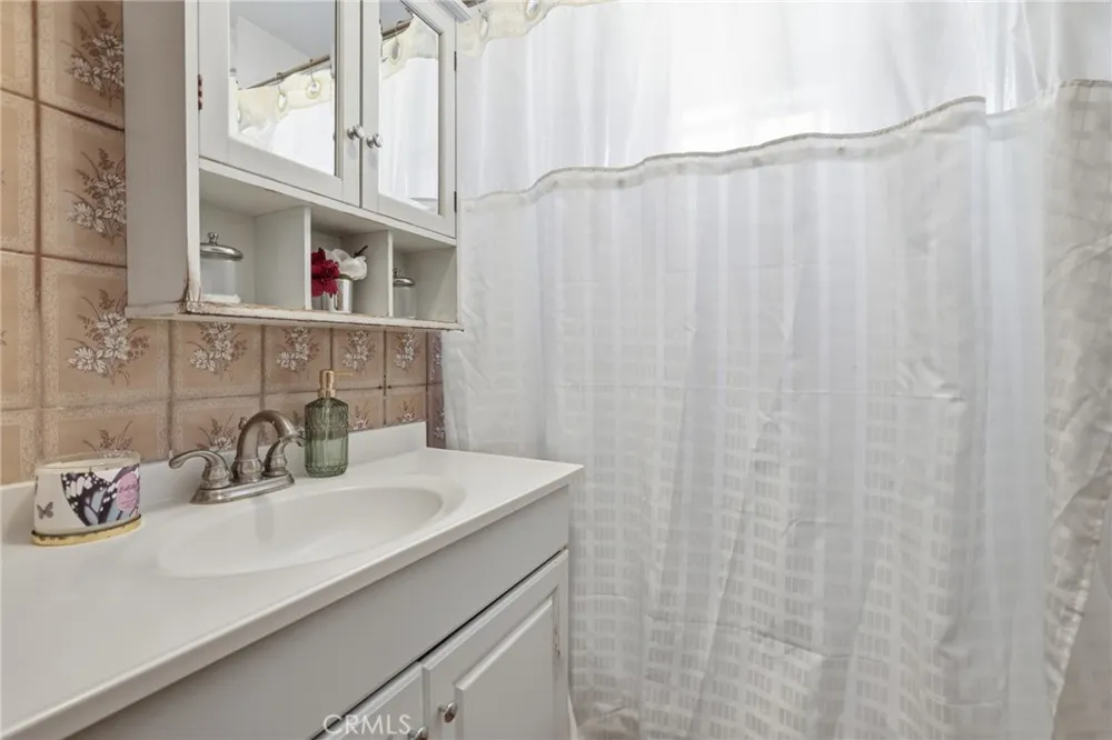 549 W 12th Street San Pedro, CA 90731