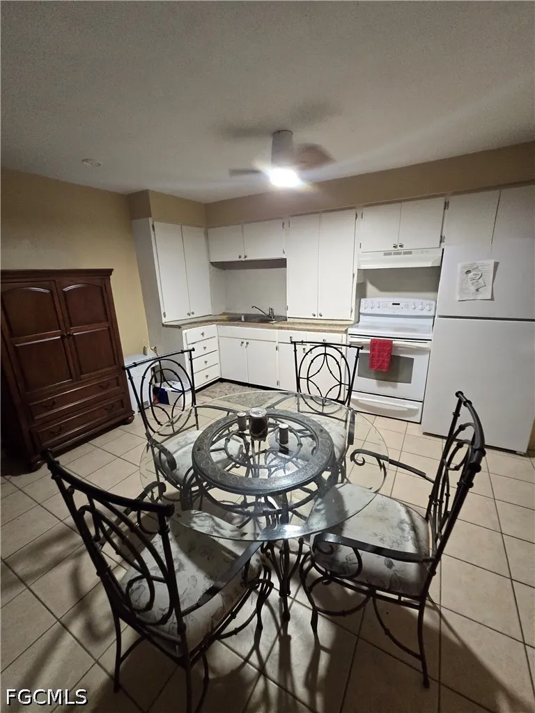 Victoria Drive #205 Cape Coral, FL 33904