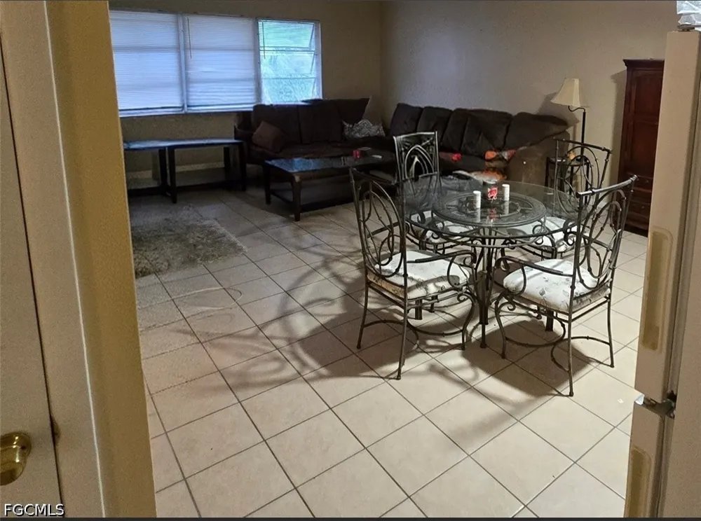 Victoria Drive #205 Cape Coral, FL 33904