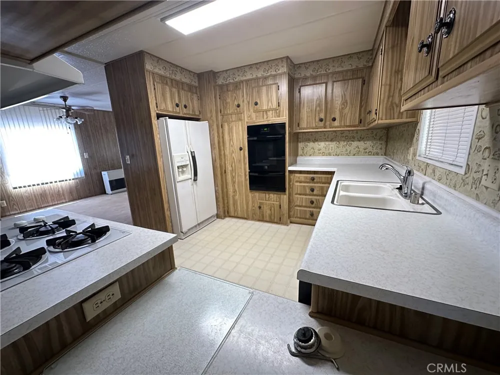 5647 Jones Clearlake, CA 95422