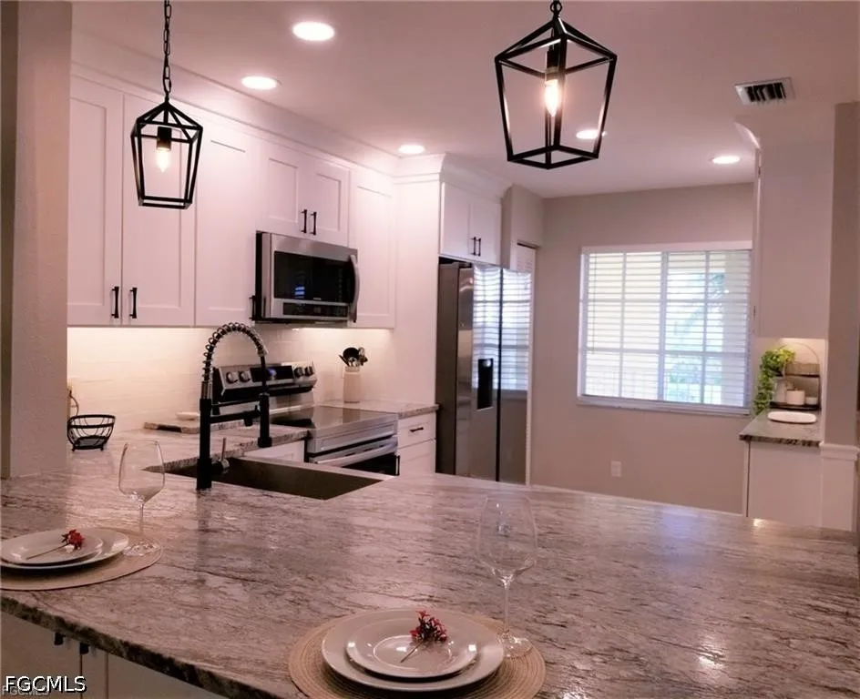 Jewel Lane #201 Naples, FL 34109