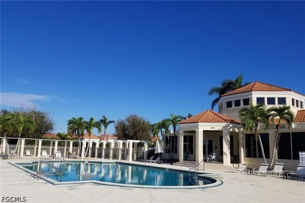 Jewel Lane #201 Naples, FL 34109