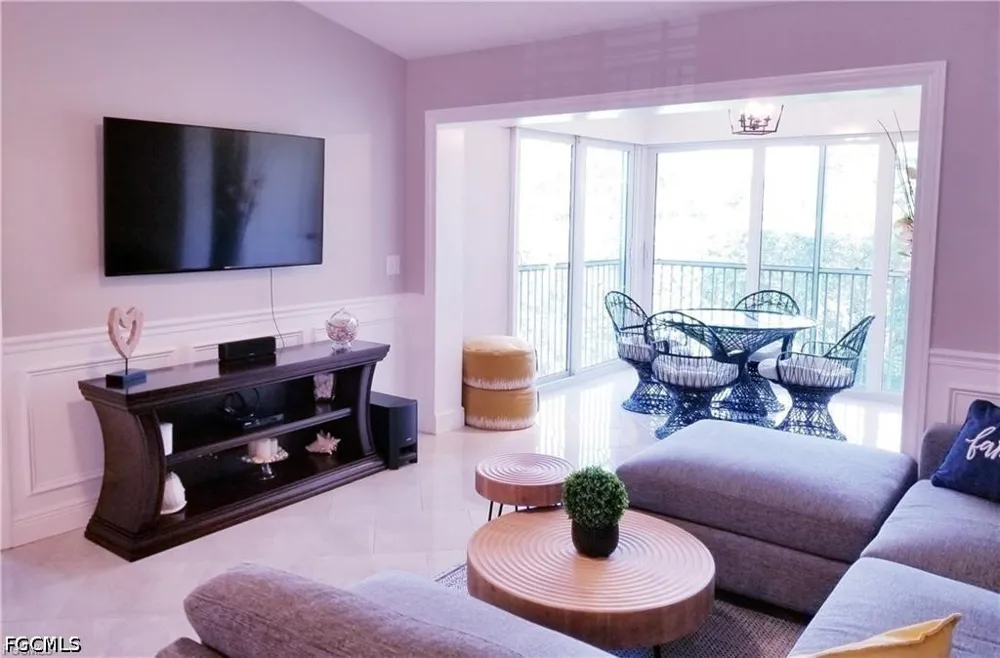 Jewel Lane #201 Naples, FL 34109