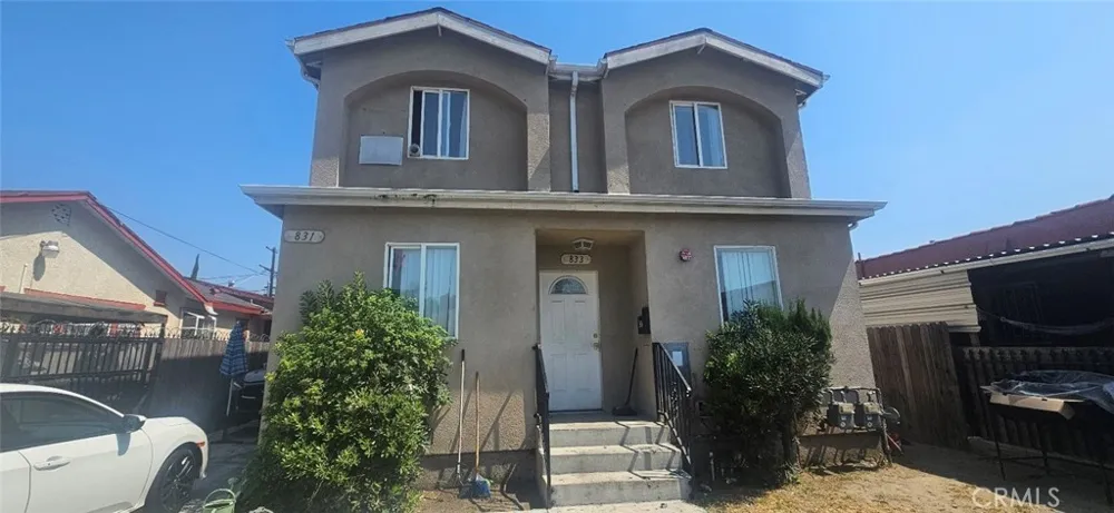 833 E 80th Los Angeles, CA 90001