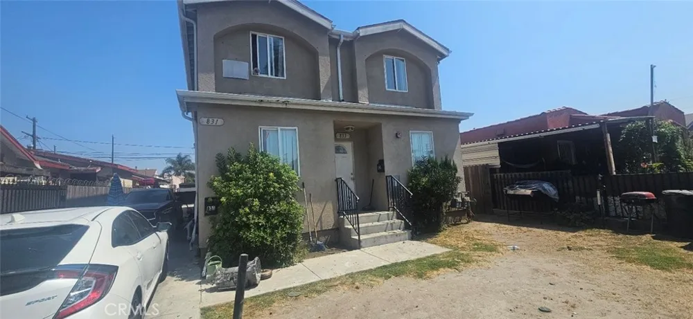 833 E 80th Los Angeles, CA 90001
