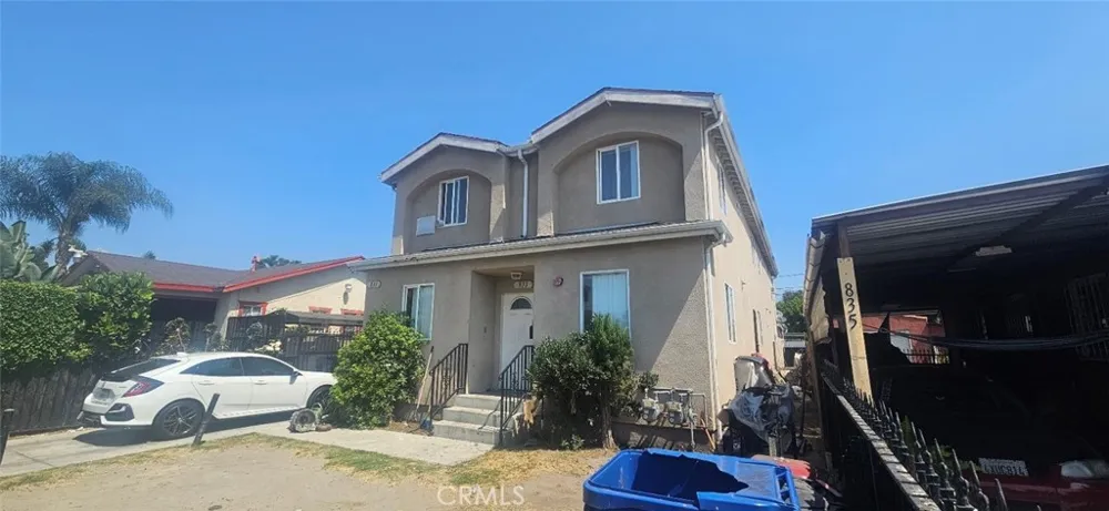 833 E 80th Los Angeles, CA 90001