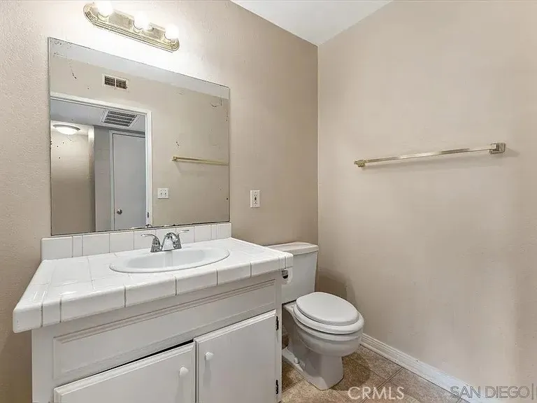 9034 Kenwood #10 Spring Valley, CA 91977