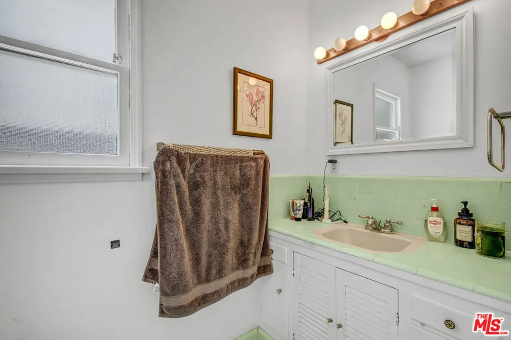 1044 Chelsea Avenue Santa Monica, CA 90403