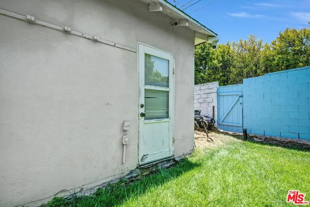 1044 Chelsea Avenue Santa Monica, CA 90403