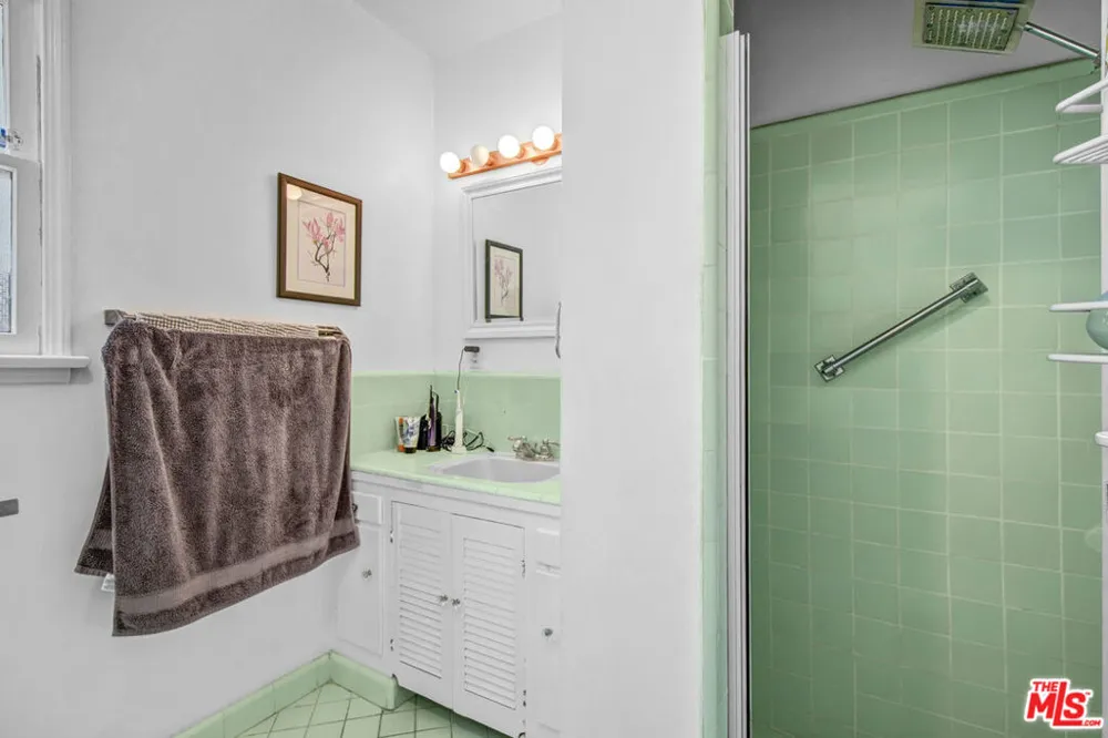 1044 Chelsea Avenue Santa Monica, CA 90403